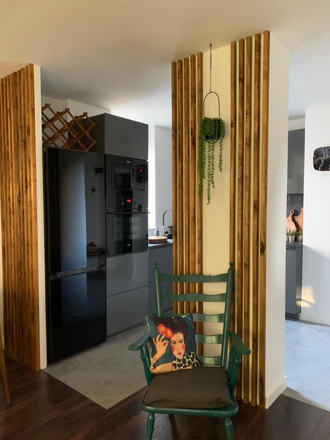 Metro Trocka Apartment Варшава Екстер'єр фото