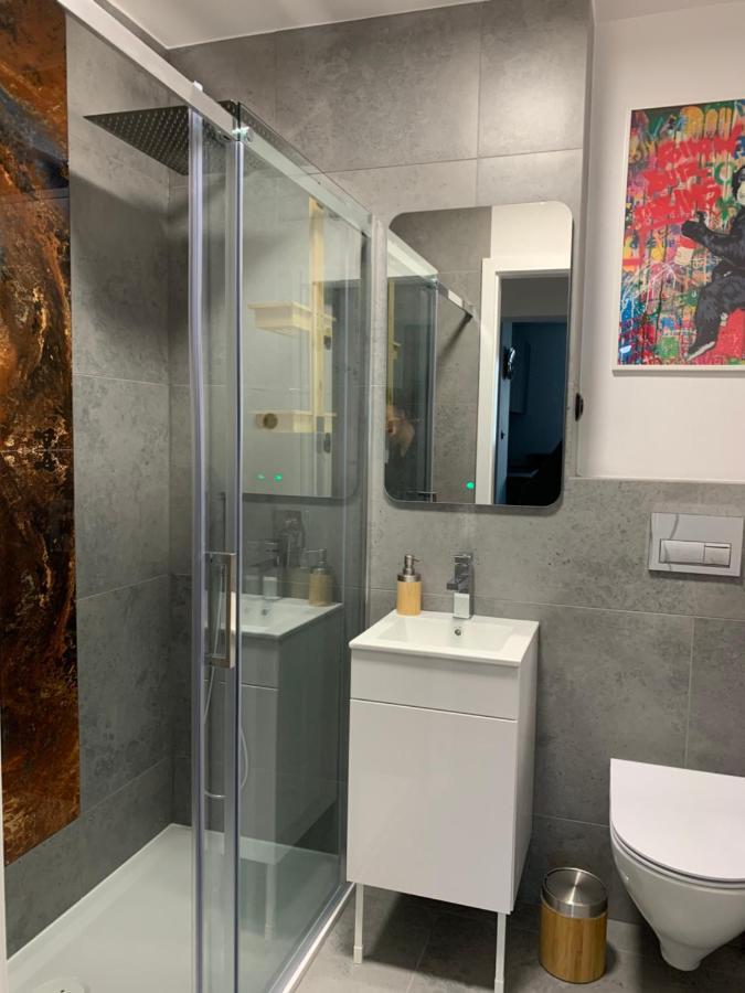 Metro Trocka Apartment Варшава Екстер'єр фото